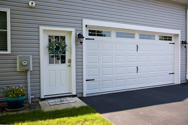 24/7 Emergency Garage Door Panel Replacement experts in McPherson County County, NE